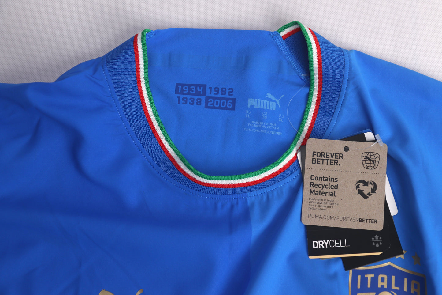 Italy 2022 Home Player Issue BNWT Chiesa [XL]