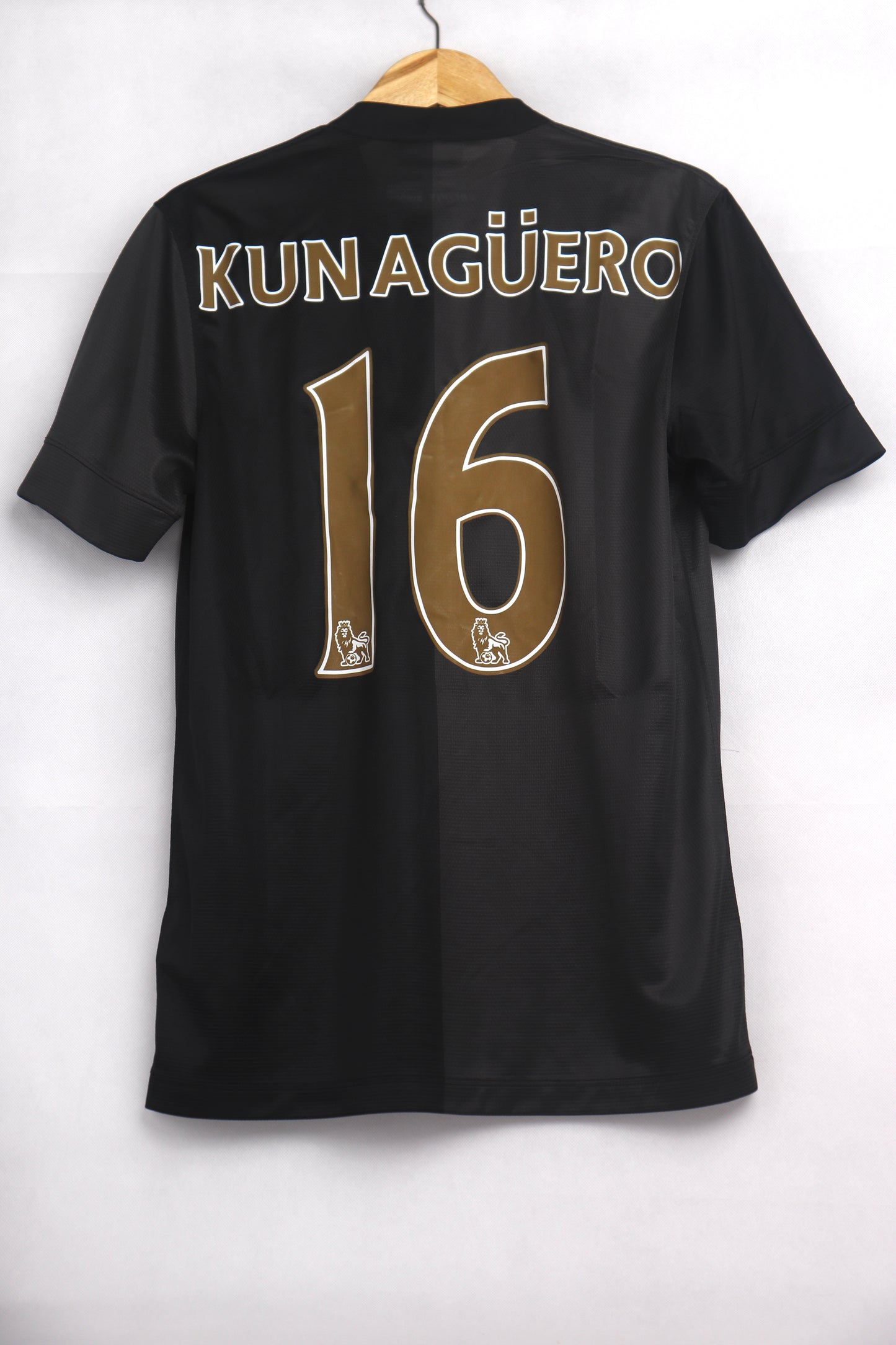 Manchester City 2013 Away BNWT Kun Aguero [S]
